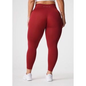 NVGTN CARMINE SOLID SEAMLESS LEGGINGS